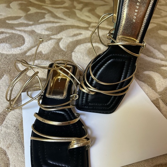 Sandals - Picture 3 of 5